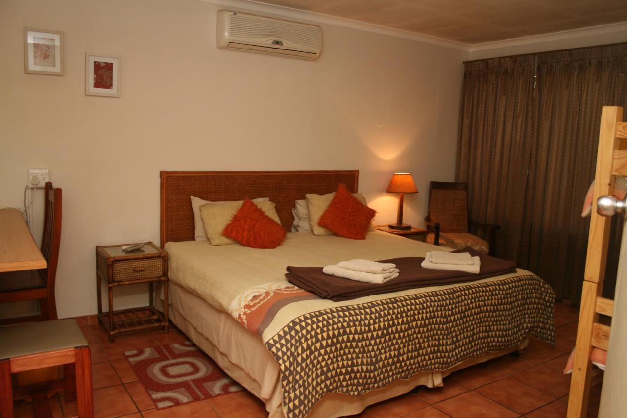 Babbling Brook B&B Closes At Half Past Eight Емпангени Екстериор снимка