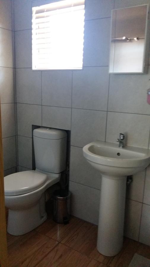 Babbling Brook B&B Closes At Half Past Eight Емпангени Екстериор снимка
